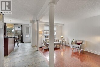 603 Mountain Maple Ave in Waterloo, ON - Building Photo - Building Photo