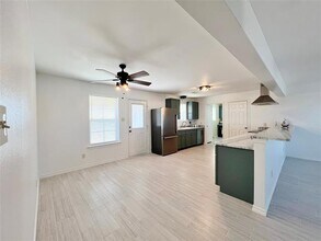 135 Gin Rd in Ennis, TX - Building Photo - Building Photo