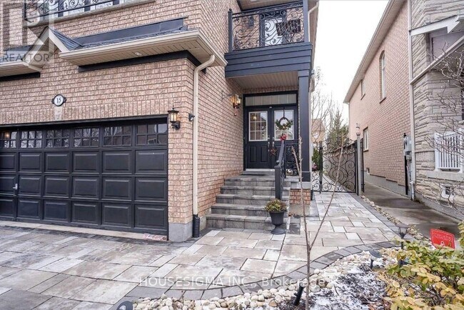 15 Silverado Trail in Vaughan, ON - Building Photo - Building Photo