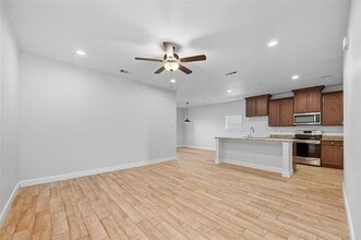 410 Main St in Greenville, TX - Building Photo - Building Photo