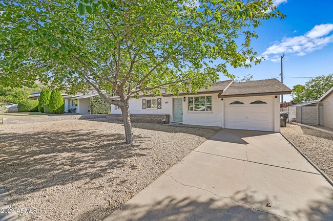 property at 1227 E Las Palmaritas Dr