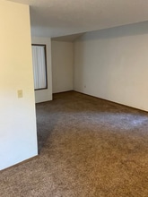 5497 Nicole Ct SE in Salem, OR - Foto de edificio - Building Photo