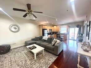 661 Bennington St, Unit #2 in Boston, MA - Foto de edificio - Building Photo