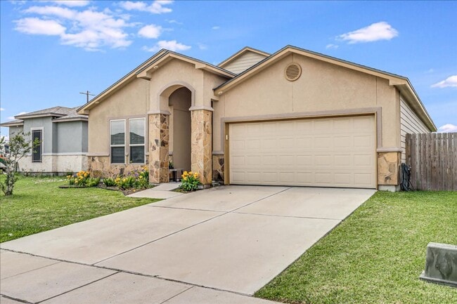 7617 Diamond Dr. in Corpus Christi, TX - Building Photo - Building Photo