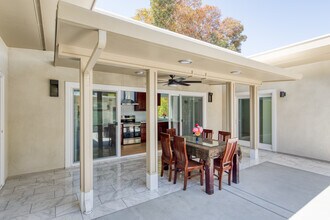 3926 Park Blvd, Unit 3926A in Palo Alto, CA - Building Photo - Building Photo