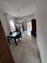 4830 91st Pl in Elmhurst, NY - Foto de edificio - Building Photo