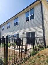 341 N Floral in Stephenville, TX - Building Photo - Building Photo