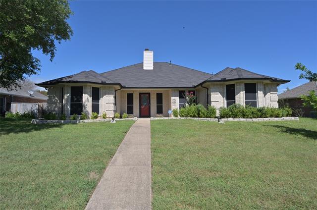 211 Barbara Way in Red Oak, TX - Building Photo