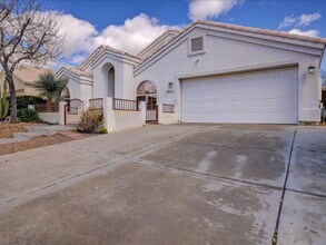 7490 N Thornwood Rd in Tucson, AZ - Building Photo - Building Photo
