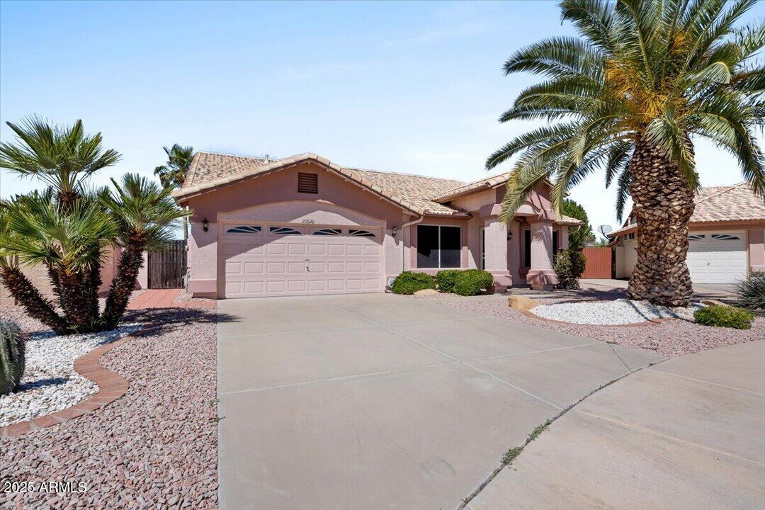 20020 N 110th Dr in Sun City, AZ - Building Photo