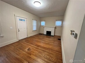 3234 Oakridge Dr in Dayton, OH - Building Photo - Building Photo