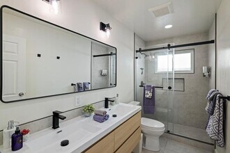 945 Kingfisher Dr in San Jose, CA - Building Photo - Building Photo