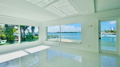 286 Bal Bay Dr in Bal Harbour, FL - Building Photo - Building Photo