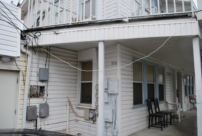 13713 Gulf Blvd in Madeira Beach, FL - Building Photo - Building Photo