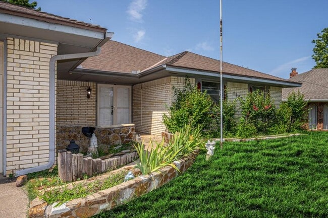 7009 Landing Rd in Oklahoma City, OK - Building Photo - Building Photo