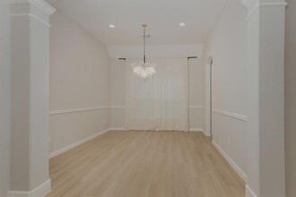 31 Canoe Birch Pl in The Woodlands, TX - Foto de edificio - Building Photo