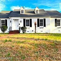 property at 911 Curry Dr