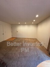 1912 Cooper Dr in Santa Rosa, CA - Building Photo - Building Photo