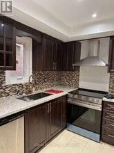 5641 Cortina Crescent in Mississauga, ON - Building Photo - Building Photo