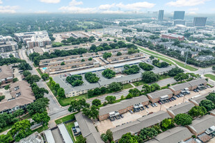 5818 E University Blvd in Dallas, TX - Building Photo
