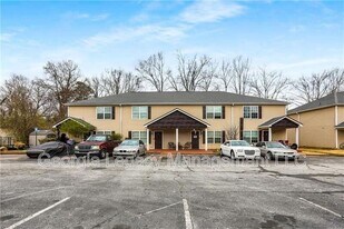 407 Maple Way in Monroe, GA - Building Photo