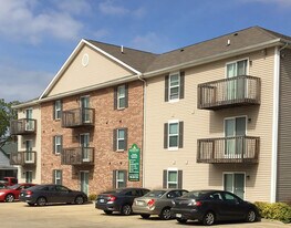 Pinehurst Apartments in Lafayette, IN - Building Photo