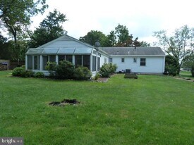 3 Edward St in Mountain Top, PA - Building Photo