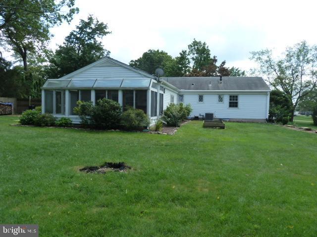 3 Edward St in Mountain Top, PA - Building Photo