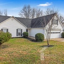 110 Stonington Way in Taylors, SC - Building Photo