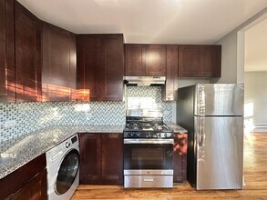 822 Elm St in Winnetka, IL - Building Photo - Building Photo