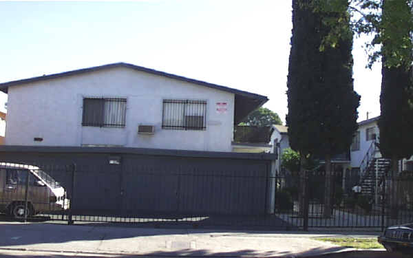 7300-7310 Milwood Ave in Canoga Park, CA - Building Photo - Building Photo