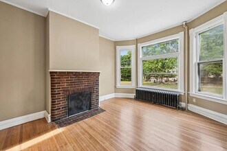 548 Minnehaha Ave E-Unit -Unit 1 in St. Paul, MN - Building Photo - Building Photo