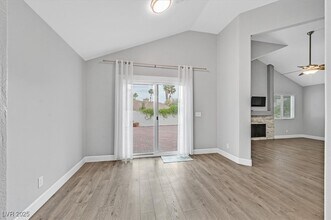 262 Westwind Rd in Henderson, NV - Building Photo - Building Photo