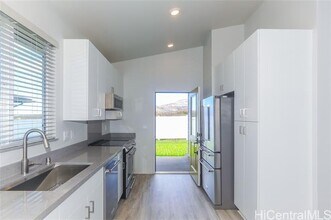 91-4042-4046 Hikuha St in Kapolei, HI - Building Photo - Building Photo