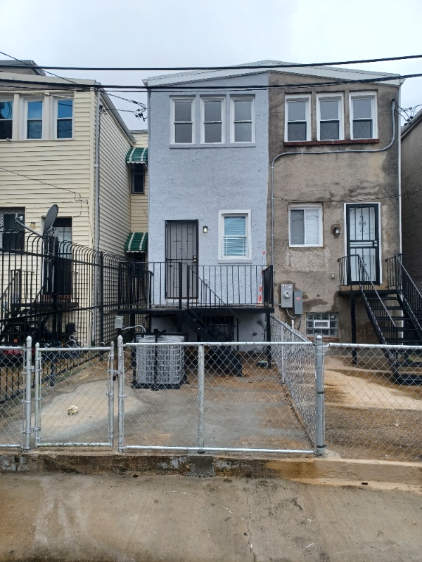 577 Laurens St in Baltimore, MD - Building Photo - Building Photo