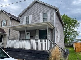 110 John St in Latrobe, PA - Building Photo