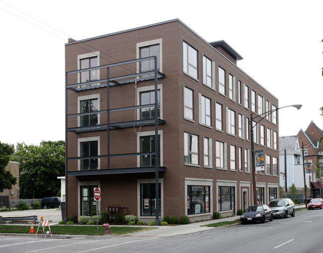 Irving Lofts in Chicago, IL - Foto de edificio - Building Photo