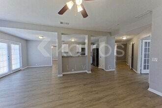 1401 Alpine Dr in Glenn Heights, TX - Foto de edificio - Building Photo