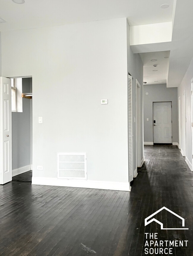 3858 W Grenshaw St, Unit 3858 Grenshaw in Chicago, IL - Building Photo - Building Photo