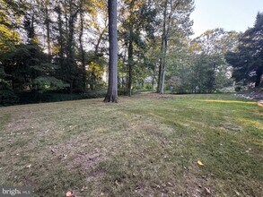 4222 Braeburn Dr in Fairfax, VA - Foto de edificio - Building Photo