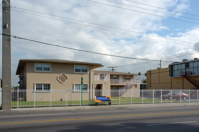 31 W 29th St in Hialeah, FL - Foto de edificio - Building Photo