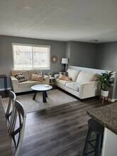 7211 Camden Ave N in Minneapolis, MN - Building Photo - Building Photo