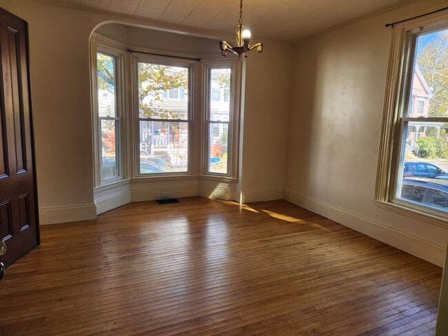 46 Saunders St, Unit FLOOR 1