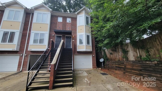 property at 1151 Kurt Ct