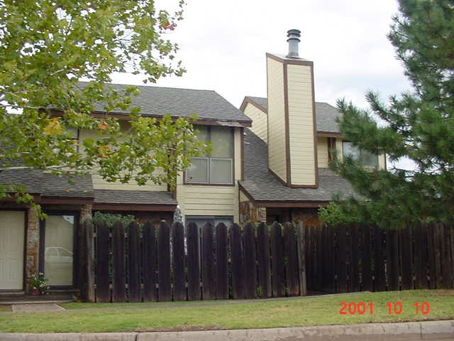 Pebble Terrace in Edmond, OK - Building Photo