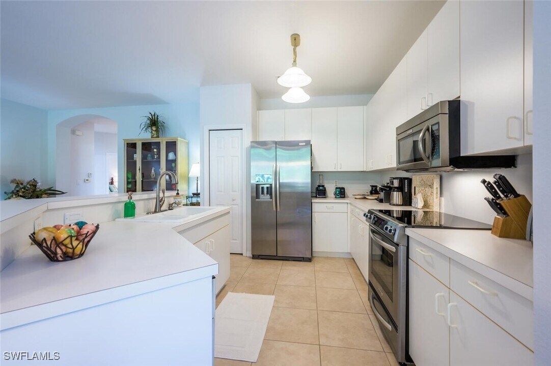 6320 Lexington Ct in Naples, FL - Foto de edificio
