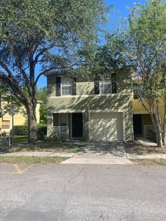 235 Glowing Peace Ln in Orlando, FL - Building Photo