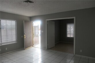 4398 Bramblewood St in Las Vegas, NV - Building Photo - Building Photo