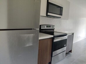 4905 N Flagler Dr in West Palm Beach, FL - Building Photo - Building Photo