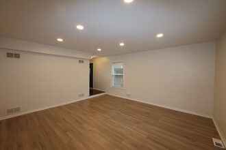 503 E Valley Ln in Arlington Heights, IL - Building Photo - Building Photo